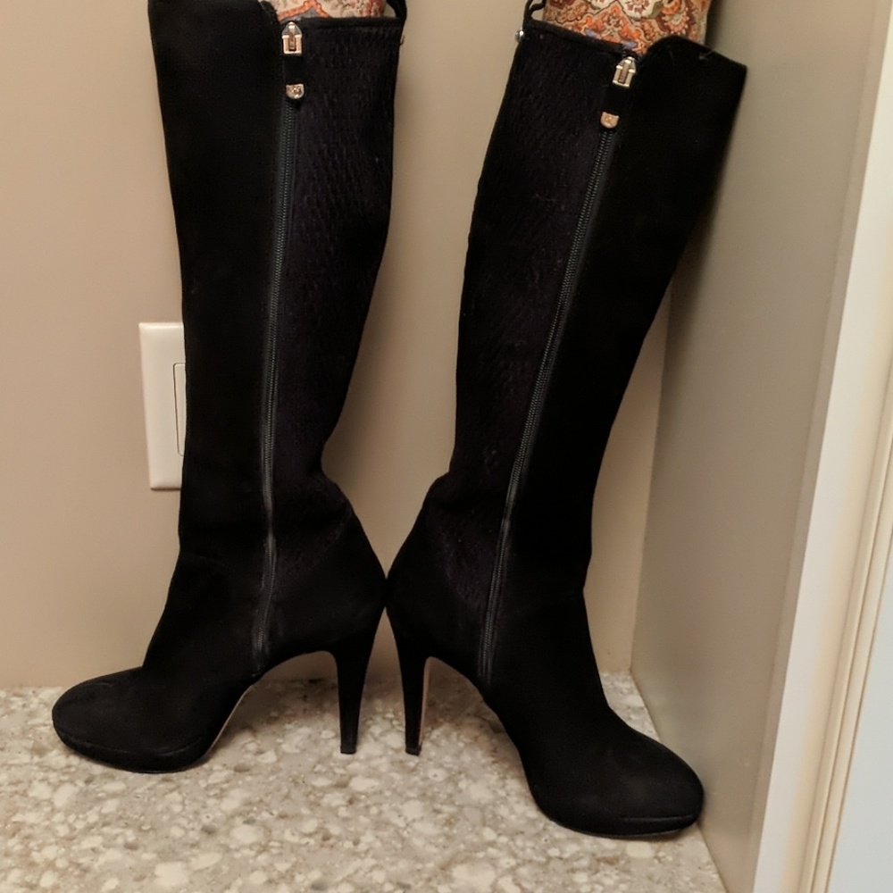 Vero Cuoio black suede Boots. New without tags.